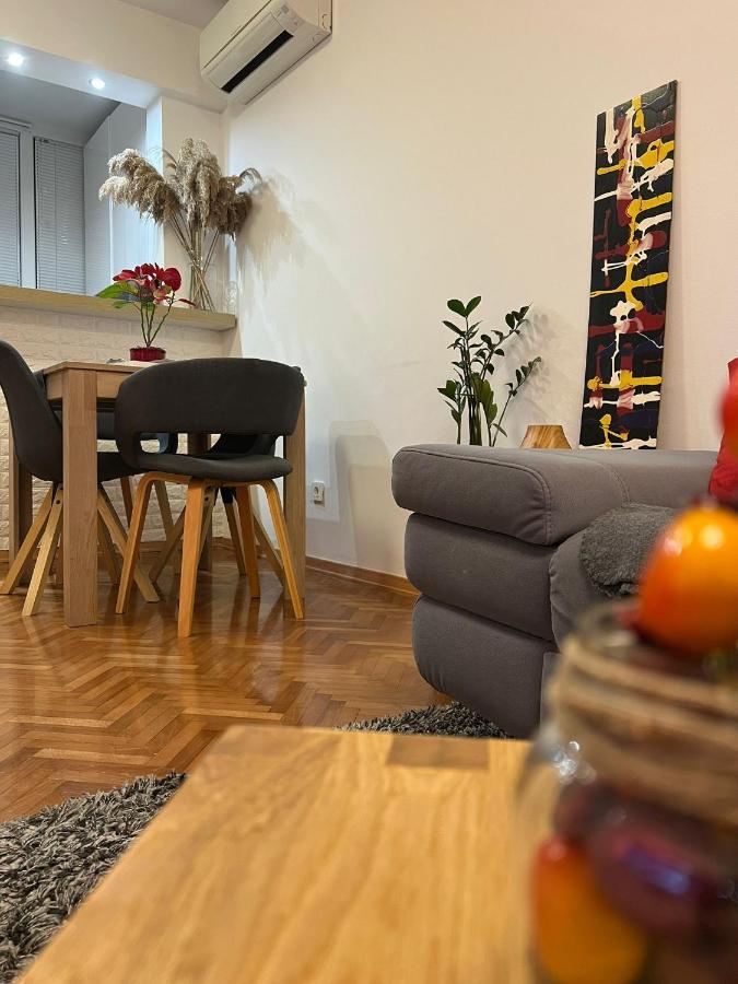 Mm Split Apartment - 5 Min By Car To The Beach & City Center - Free Public Parking المظهر الخارجي الصورة