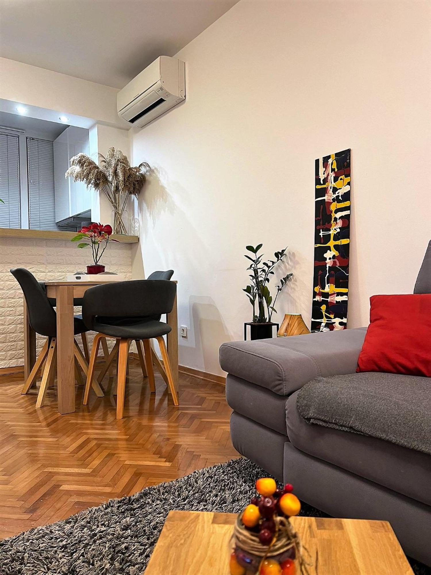 Mm Split Apartment - 5 Min By Car To The Beach & City Center - Free Public Parking المظهر الخارجي الصورة